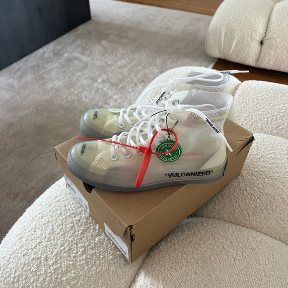 Off-White White Sneakers Minimalist Design - Picture 1 of 7